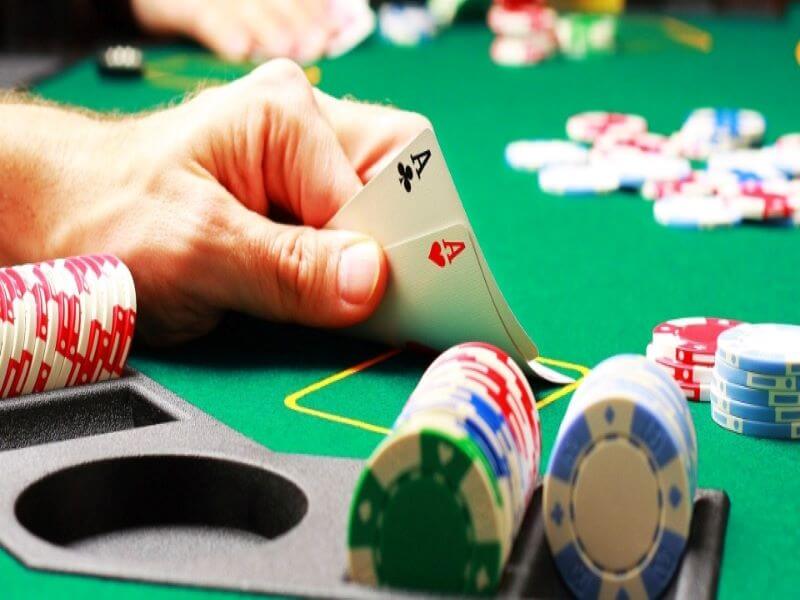 Cách chơi Poker Mậu Binh QH99